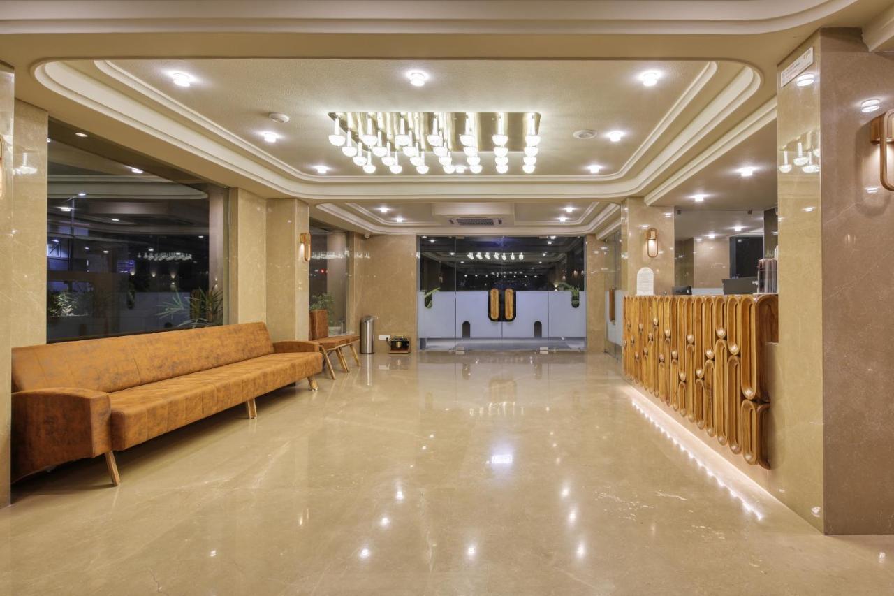 Artilla Inn Ahmedabad Exterior foto