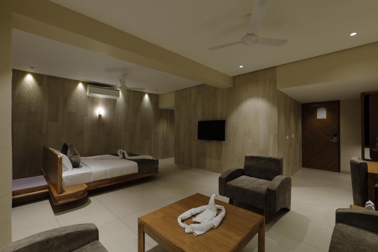 Artilla Inn Ahmedabad Exterior foto
